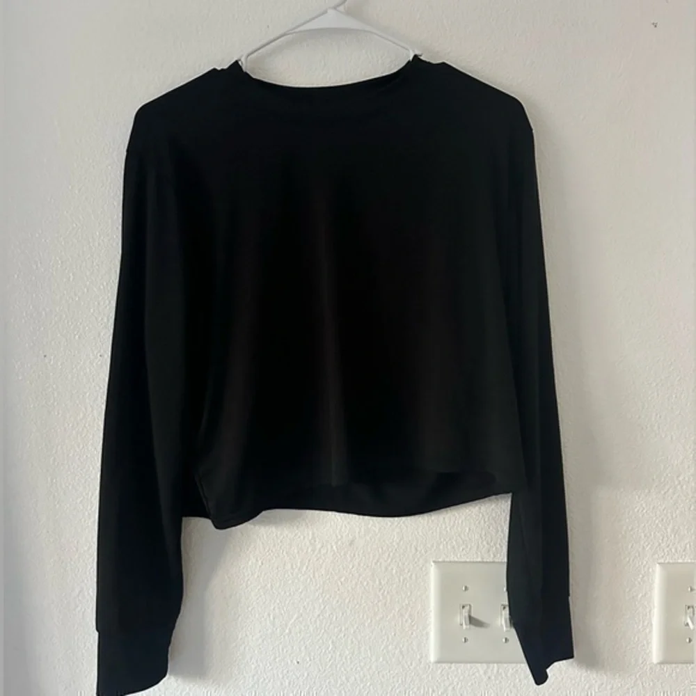 Realessentials Running Top Relaxed Fit Black Long Sleeve Activewear Tee Size M - Picture 1 of 6